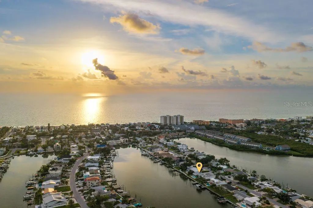 337 La Hacienda Drive, INDIAN ROCKS BEACH