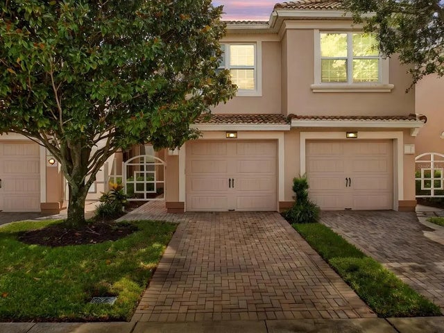 1213 Bella Cara Court, DAVENPORT