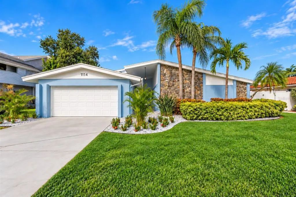 1114 2nd Avenue S, TIERRA VERDE