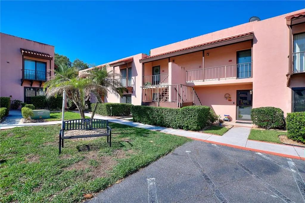 206 La Casa 206, LAKE WALES