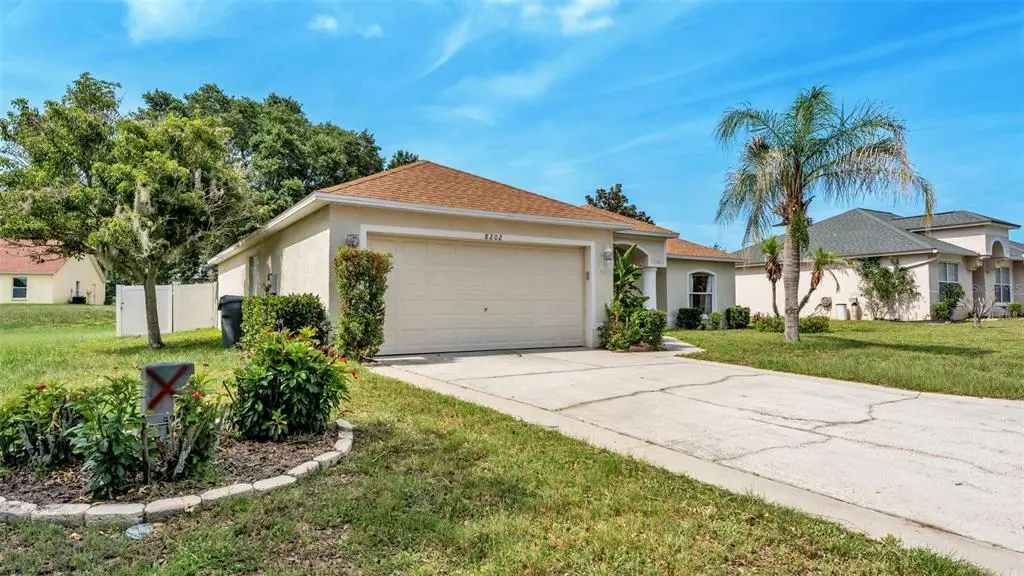 8202 Westmont Terrace Drive, LAKELAND