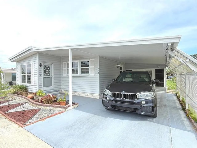 725 Sugar Palm Street, LARGO