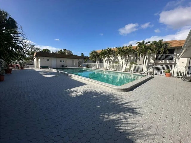 1830 Maravilla Avenue 317, FORT MYERS