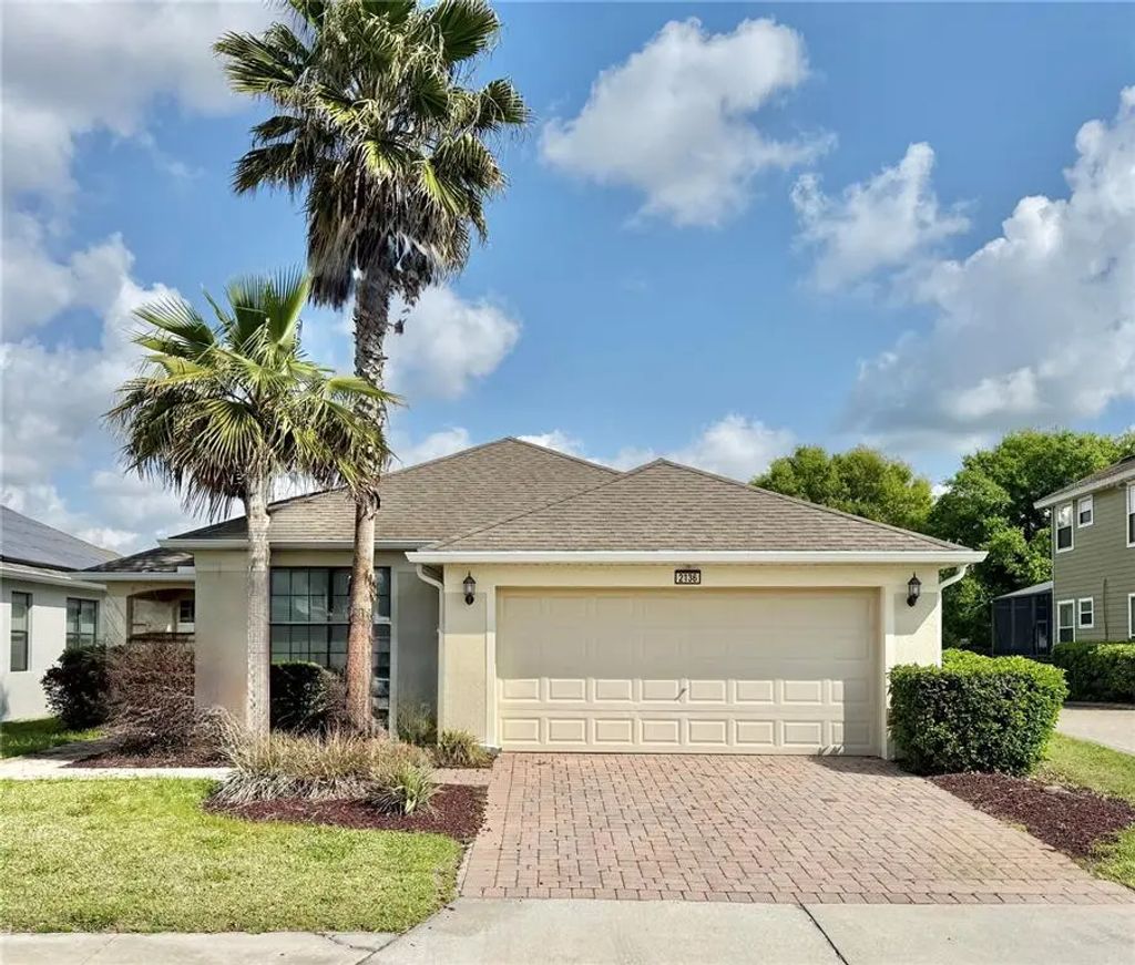 2136 Victoria Drive, DAVENPORT