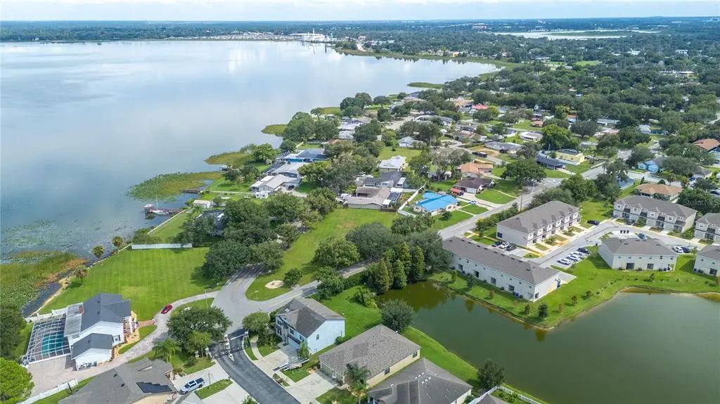 1307 Edgewater Beach Drive, LAKELAND