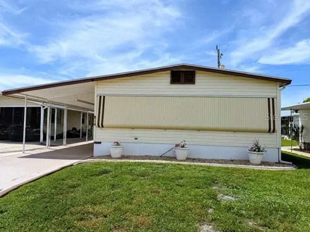 814 Turf, VENICE