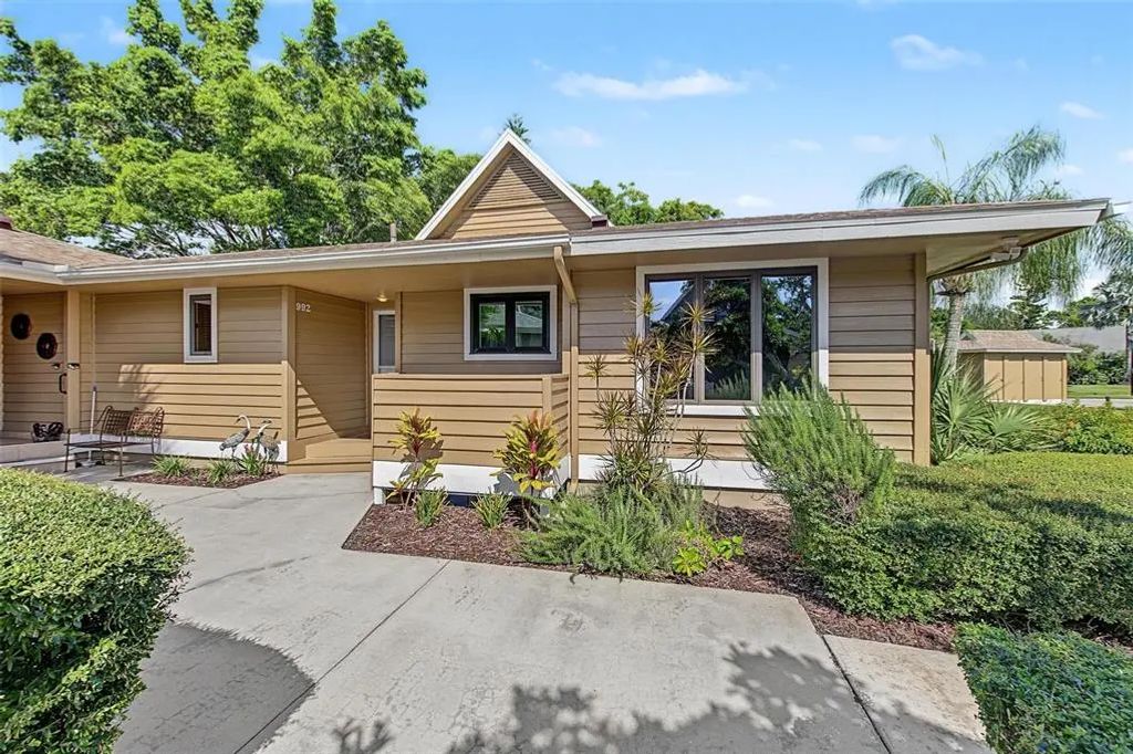 992 Spinnaker Court, TARPON SPRINGS