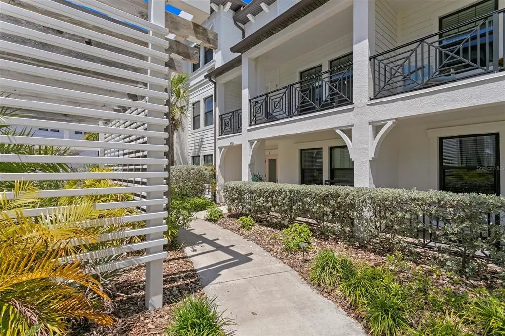 4921 W Paul Avenue 6, TAMPA