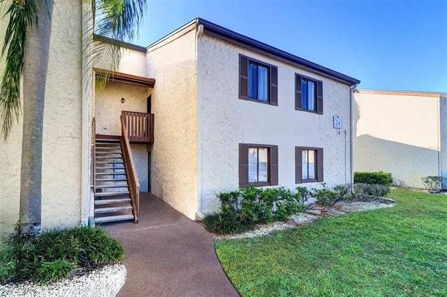 706 115th Avenue N 2401, ST PETERSBURG
