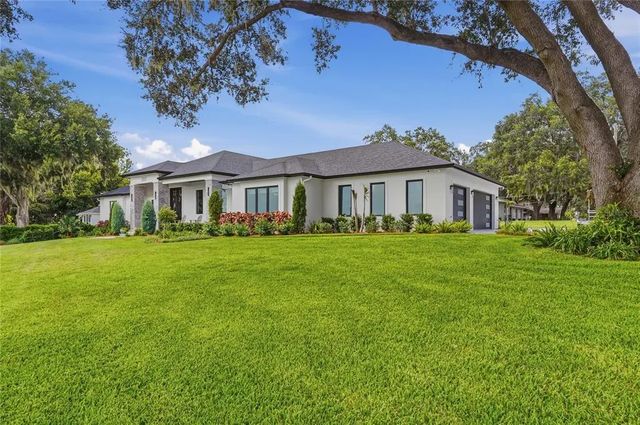 1307 N Lake Howard Drive, WINTER HAVEN