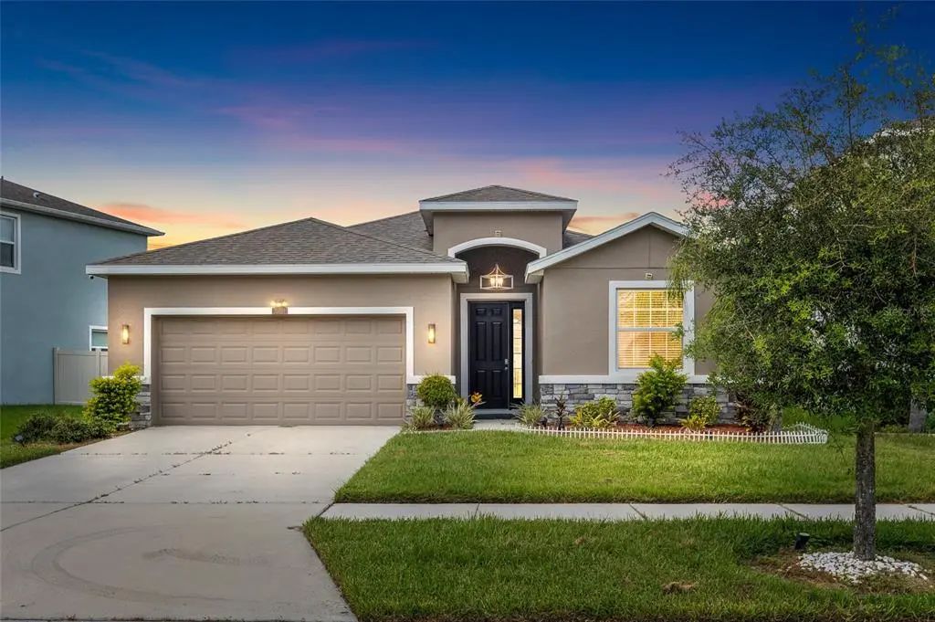 33034 Sand Creek Drive, WESLEY CHAPEL