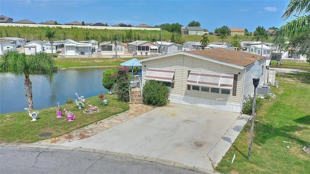 271 Lake Crest Loop, DAVENPORT
