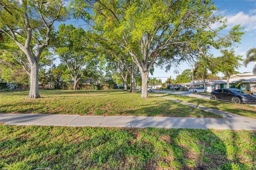 602 Channel Drive, TAMPA