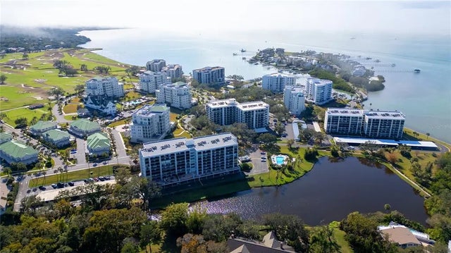 100 Oakmont Lane 605, BELLEAIR