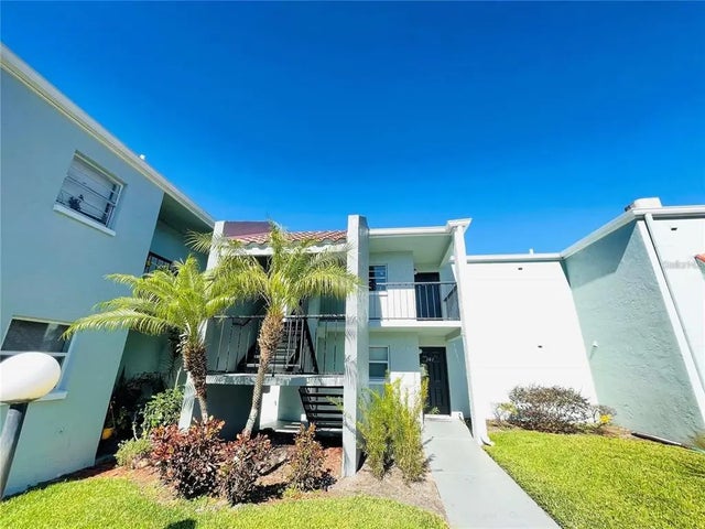 2850 Somerset Park Drive 201, TAMPA