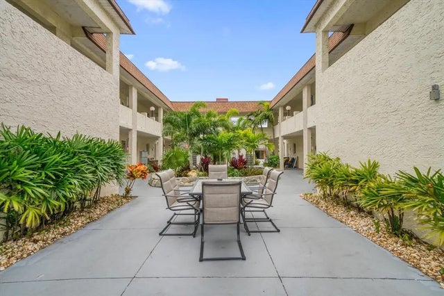 2704 2nd Street 14, INDIAN ROCKS BEACH