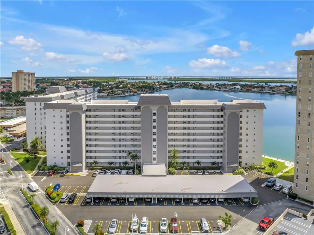 5130 Brittany Drive S 308, ST. PETERSBURG
