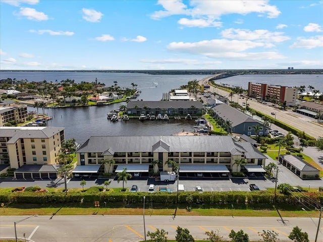 4719 Se 17th Place 208, CAPE CORAL
