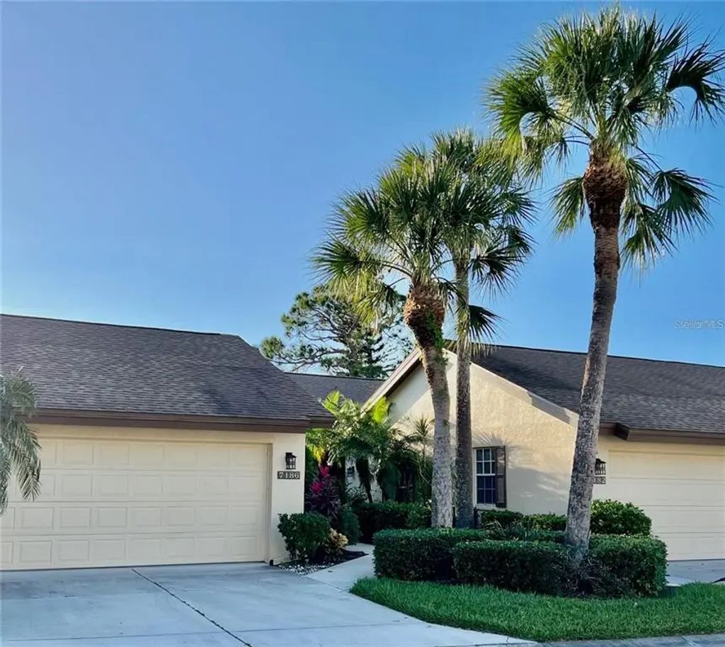 7186 Lakeside Drive, SARASOTA
