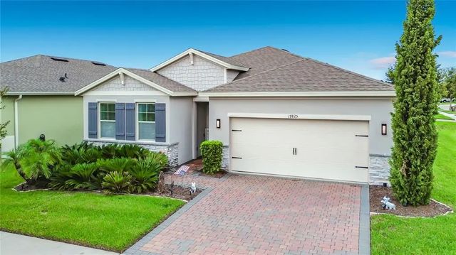 17825 Blazing Star Circle, CLERMONT