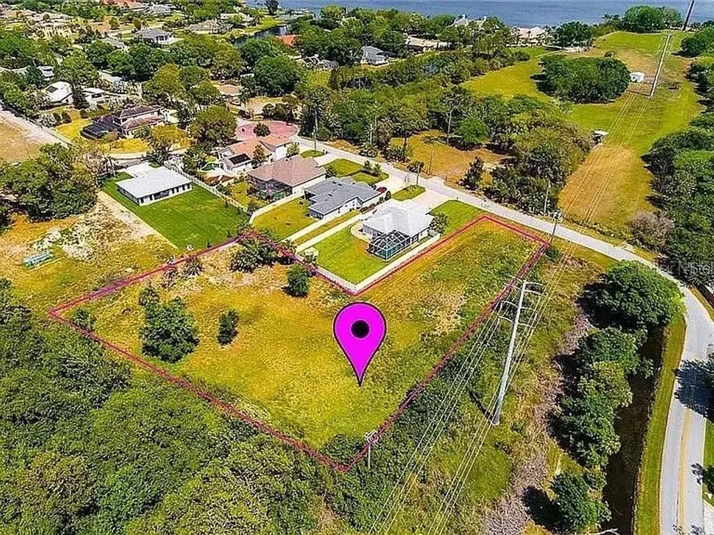 N Jasmine Avenue, TARPON SPRINGS