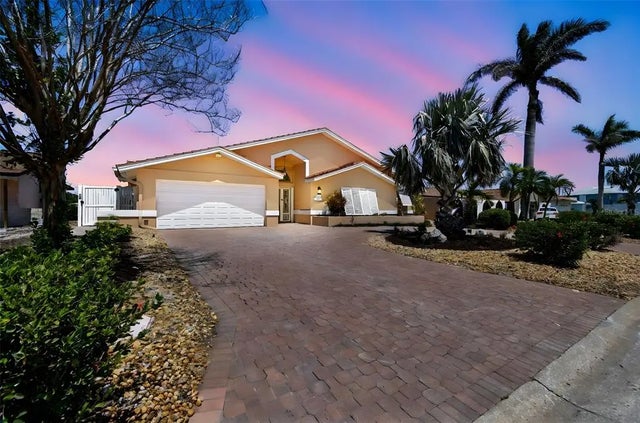 17 Bellevue Drive, TREASURE ISLAND