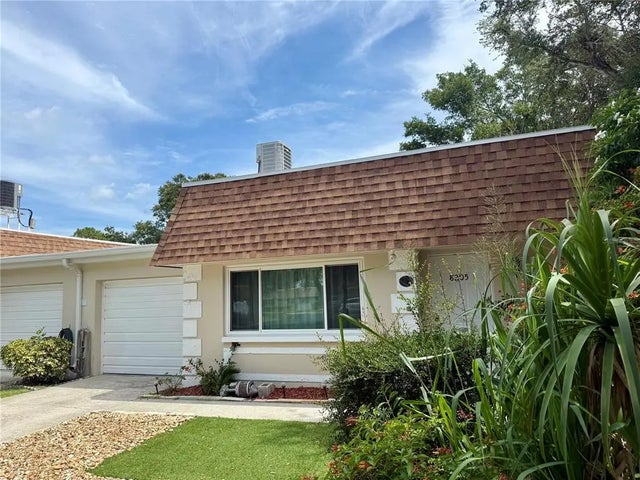 8205 Burgundy Drive N 8205, PINELLAS PARK