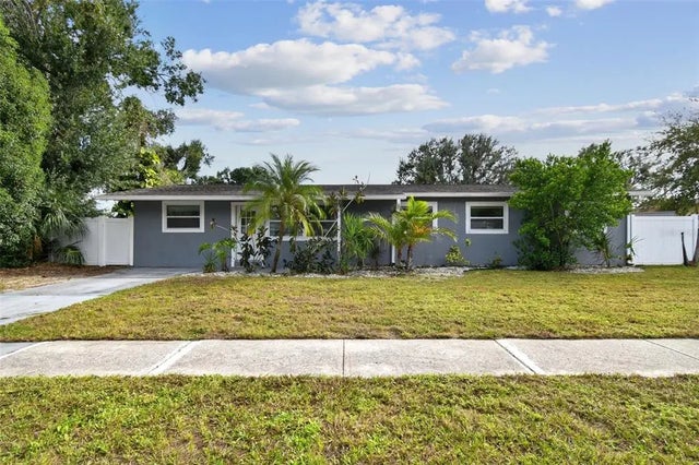4722 W Bay Avenue, TAMPA