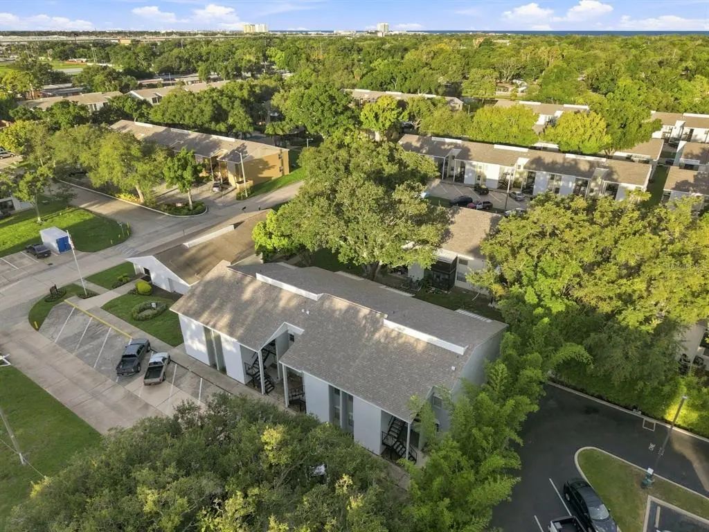3807 N Oak Drive D41, TAMPA
