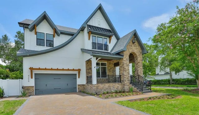 4224 W Corona Street, TAMPA