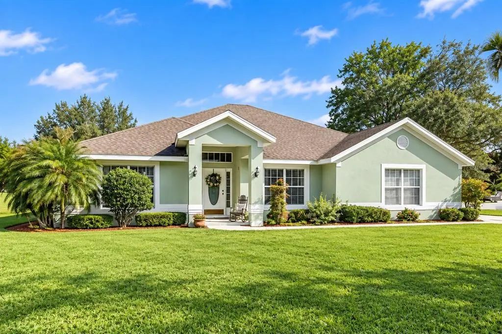 24107 Milford Drive, EUSTIS