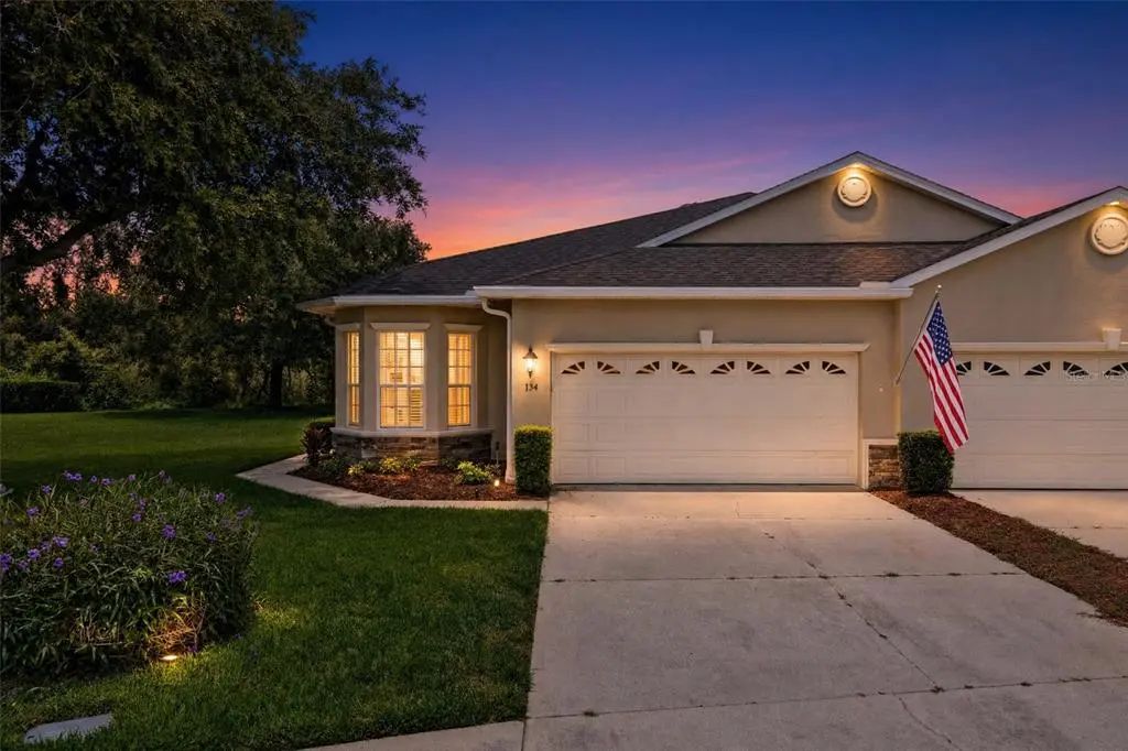 134 Lower Lake Court, DEBARY