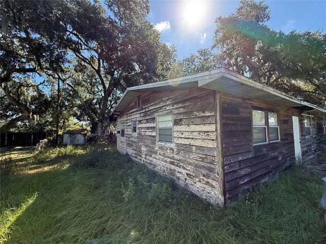 5795 Barney Road, MULBERRY