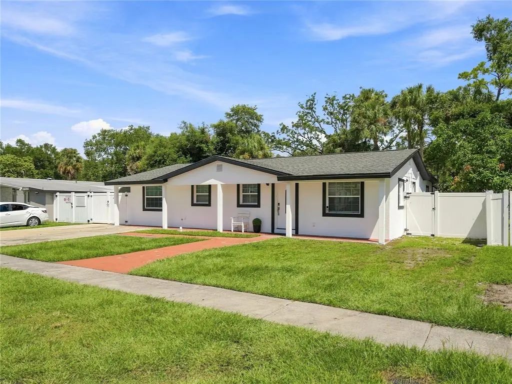 6529 La Mesa Circle, TAMPA