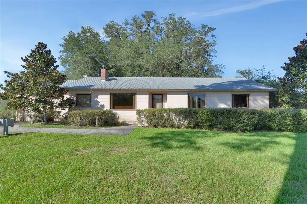 402 N Center Street, PIERSON