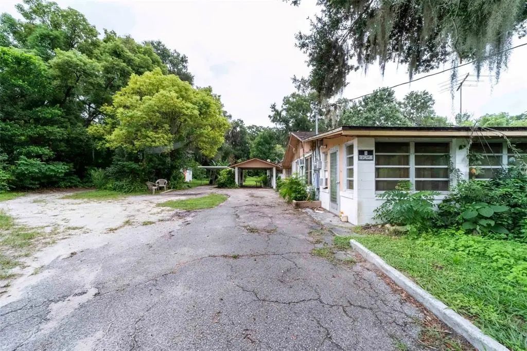 2076 Old New York Avenue, DELAND