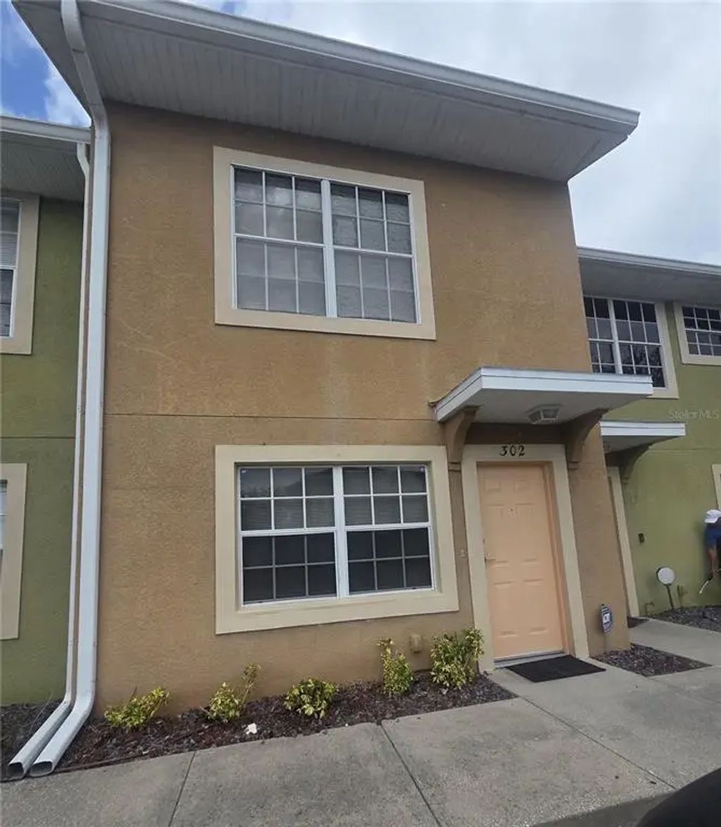 302 Cervantes Drive, KISSIMMEE