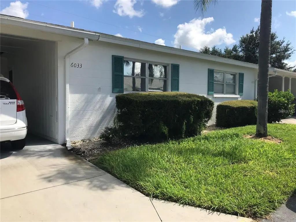 6033 Coral Way 5, BRADENTON