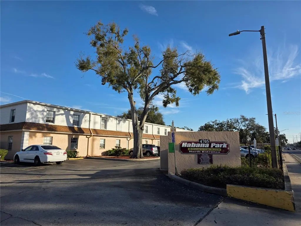 4724 Michael Court 121, TAMPA