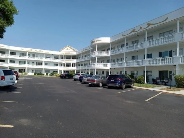 2428 Columbia Drive 56, CLEARWATER