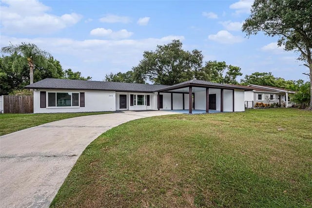 2515 Lake Ellen Circle, TAMPA