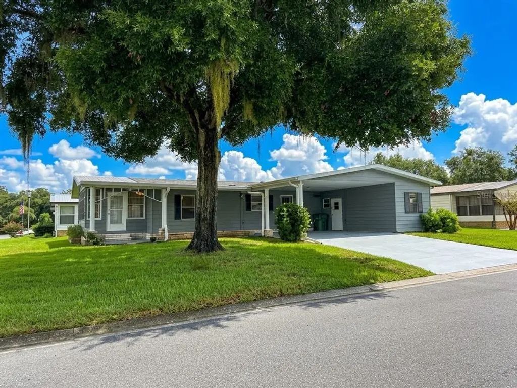 2353 W Coach N Four Drive, LEESBURG