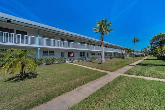 5257 81st Lane N 16, ST PETERSBURG