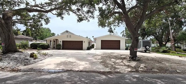 1016 Rhodes Avenue, SARASOTA