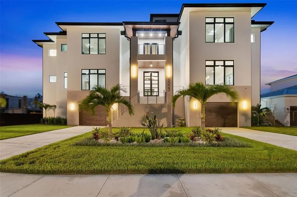5023 W Leona Street, TAMPA