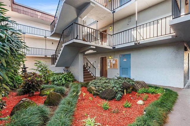 333 Lake Howard Drive Nw 211a, WINTER HAVEN