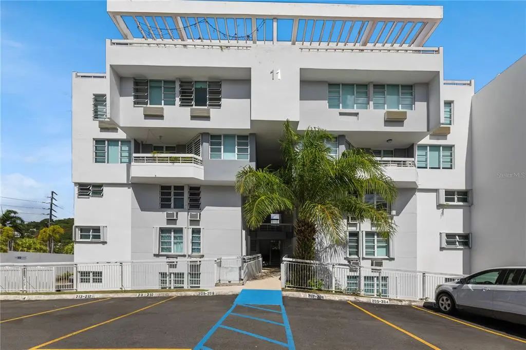 1105 Ave Juan Carlos De Borbon 1105, GUAYNABO
