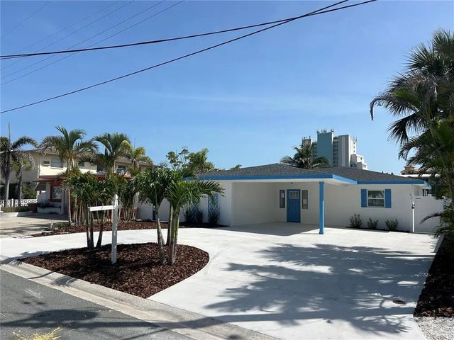 11110 1st Street E, TREASURE ISLAND