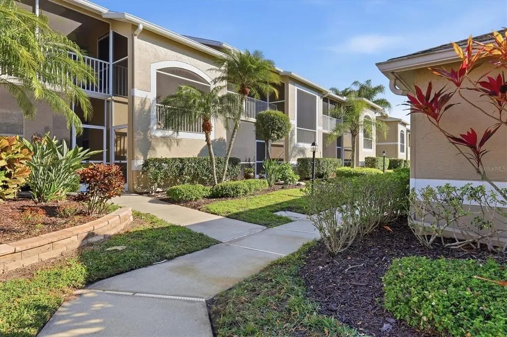 5221 Mahogany Run Avenue 215, SARASOTA