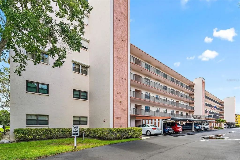 8174 Terrace Garden Drive N 507, ST. PETERSBURG